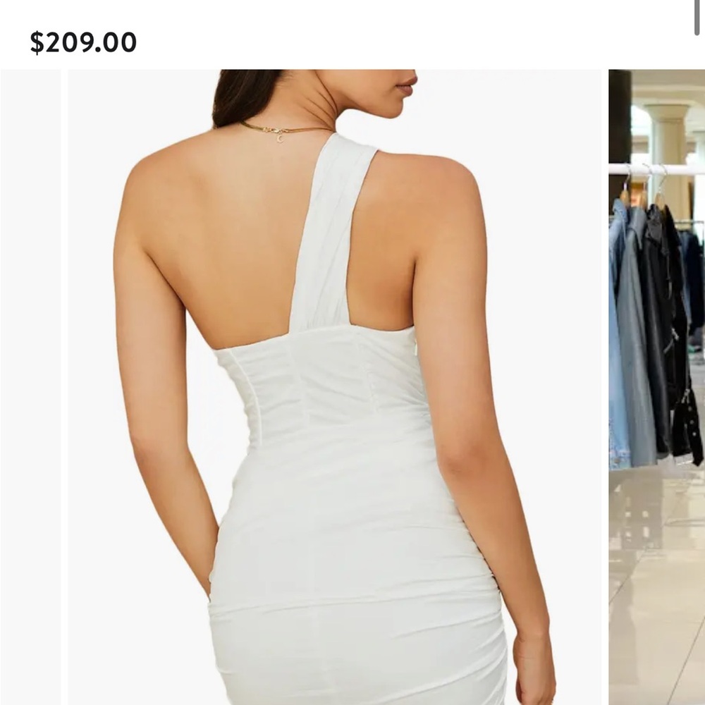 Elegant White Dress - Picture 2 of 4